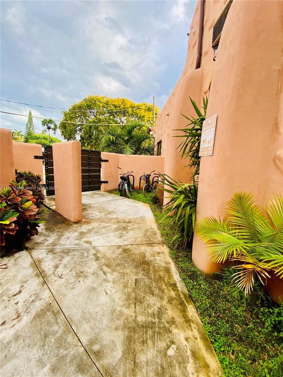 200 Azure Way, Miami Springs FL 33166 — 12