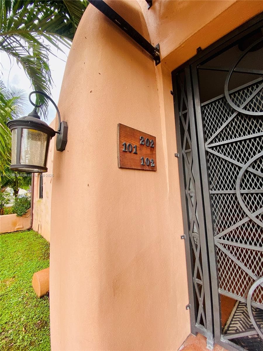 200 Azure Way, Miami Springs FL 33166 — 14
