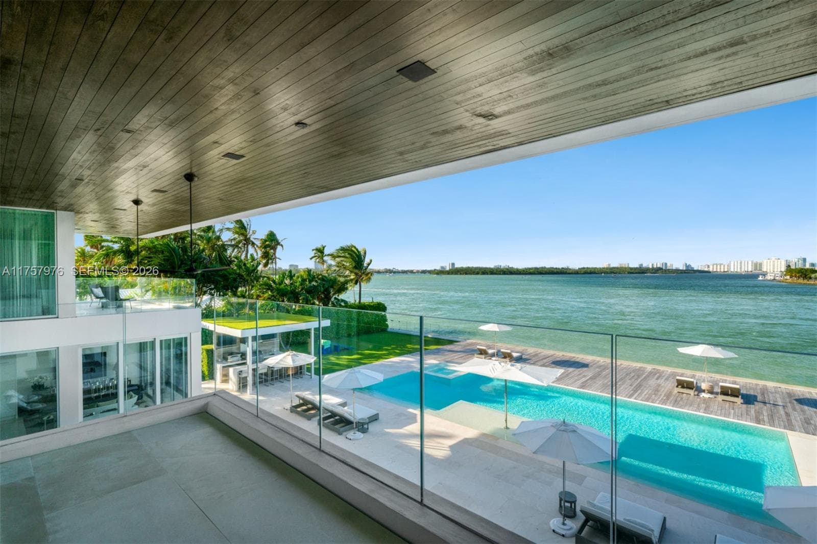 284 Bal Bay Dr, Bal Harbour FL 33154 — 17