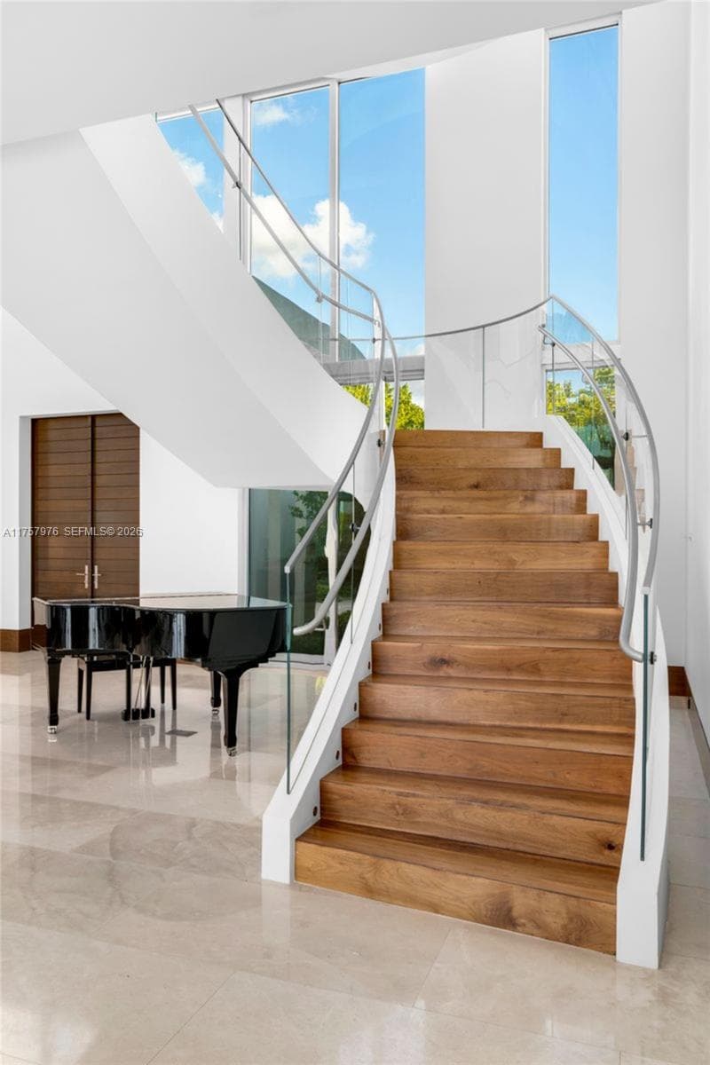 284 Bal Bay Dr, Bal Harbour FL 33154 — 11
