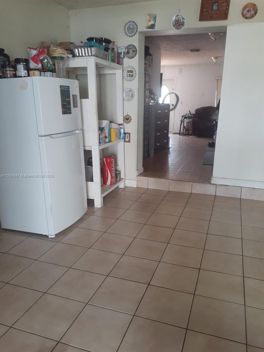 625 E 28th St, Hialeah FL 33013 — 8