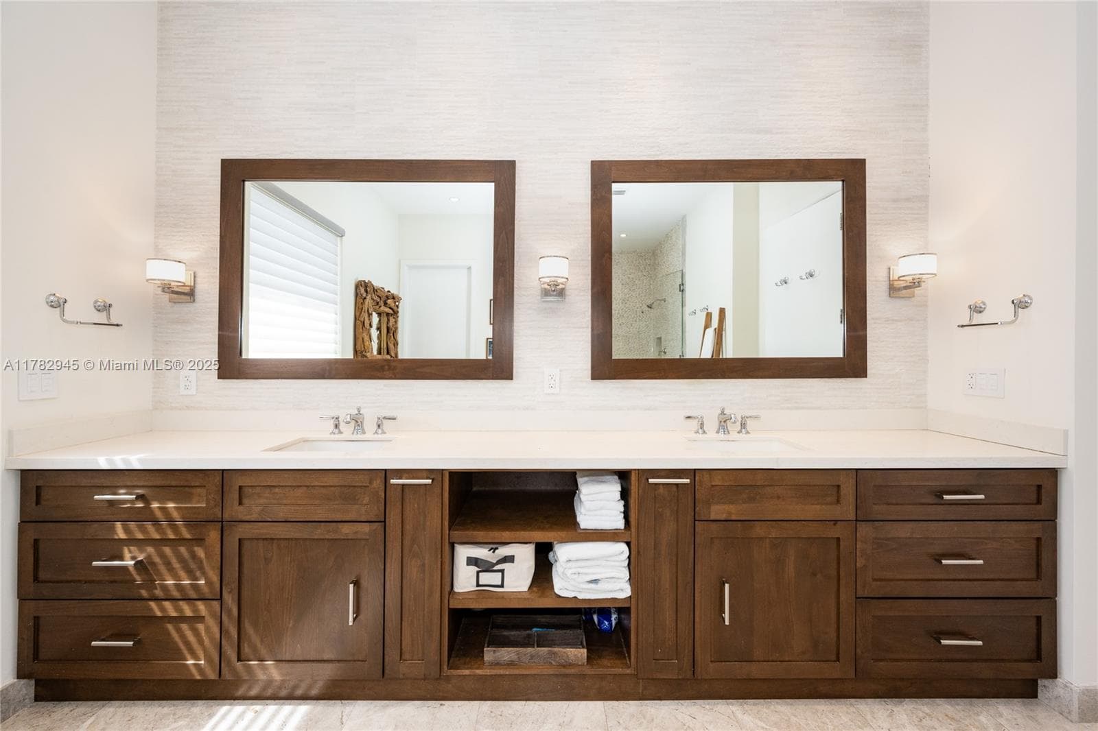 31 Island Dr, Key Biscayne FL 33149 — 22
