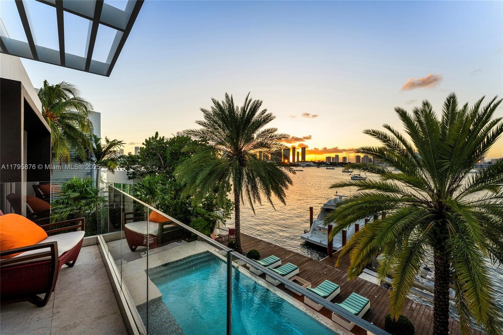 441 N Hibiscus Dr, Miami Beach FL 33139 — 42