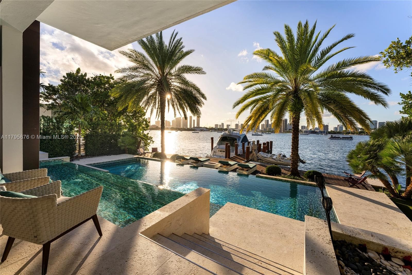 441 N Hibiscus Dr, Miami Beach FL 33139 — 53
