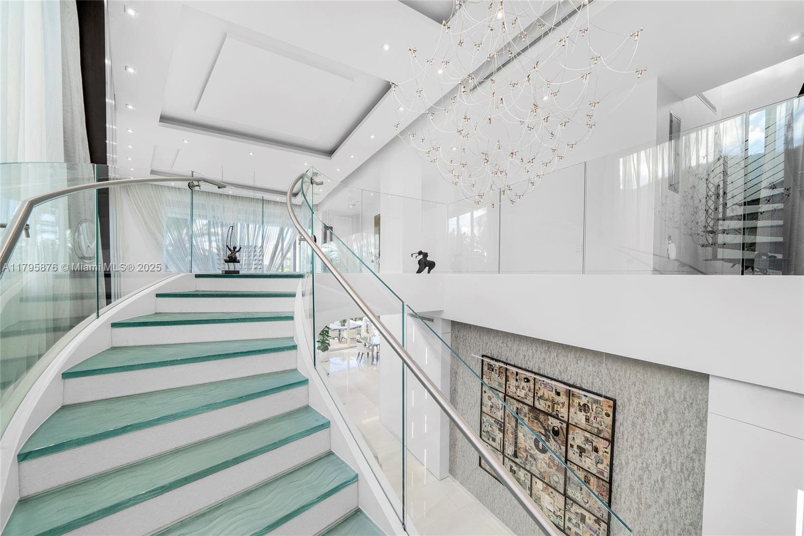 441 N Hibiscus Dr, Miami Beach FL 33139 — 36