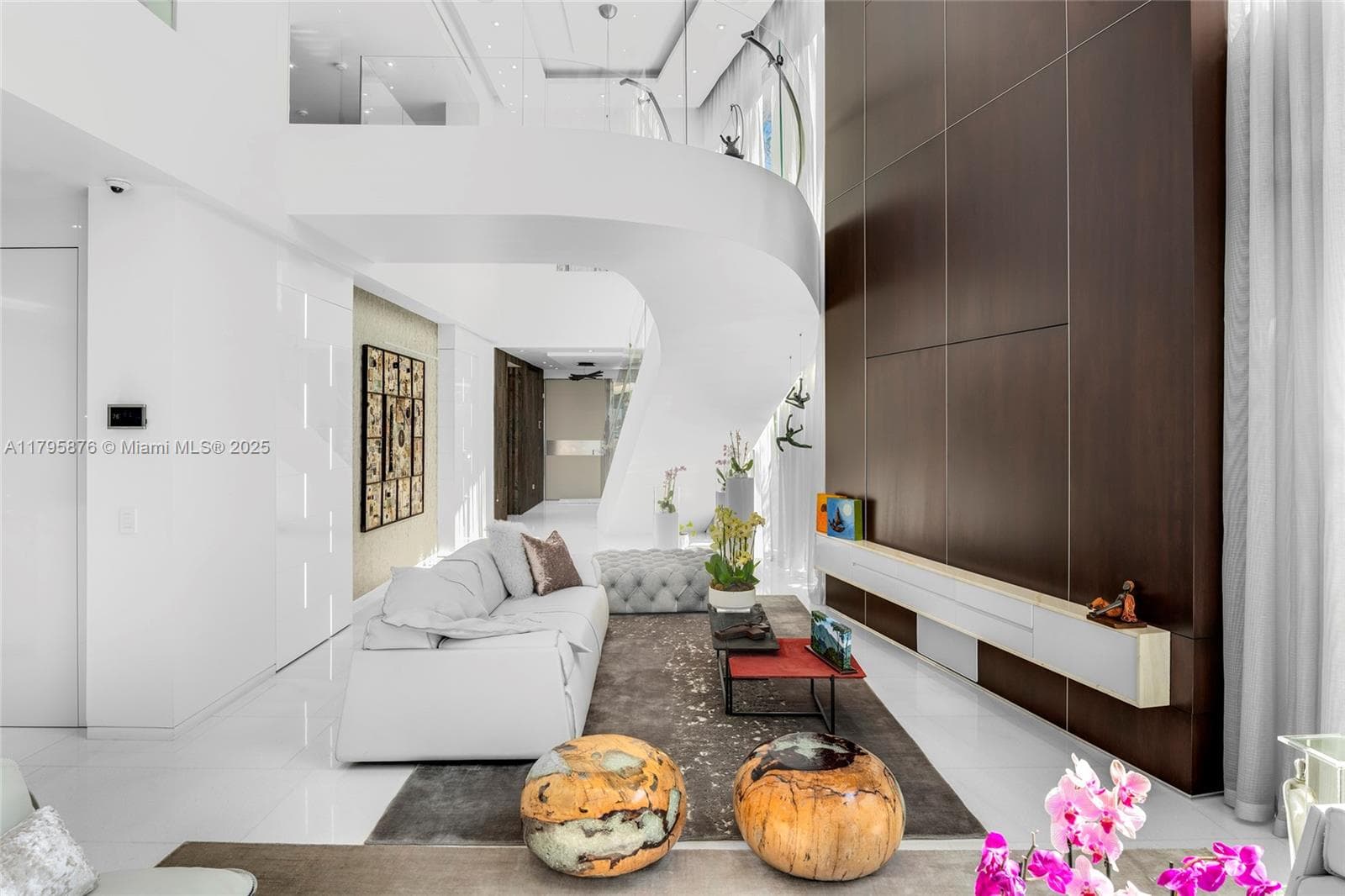 441 N Hibiscus Dr, Miami Beach FL 33139 — 24