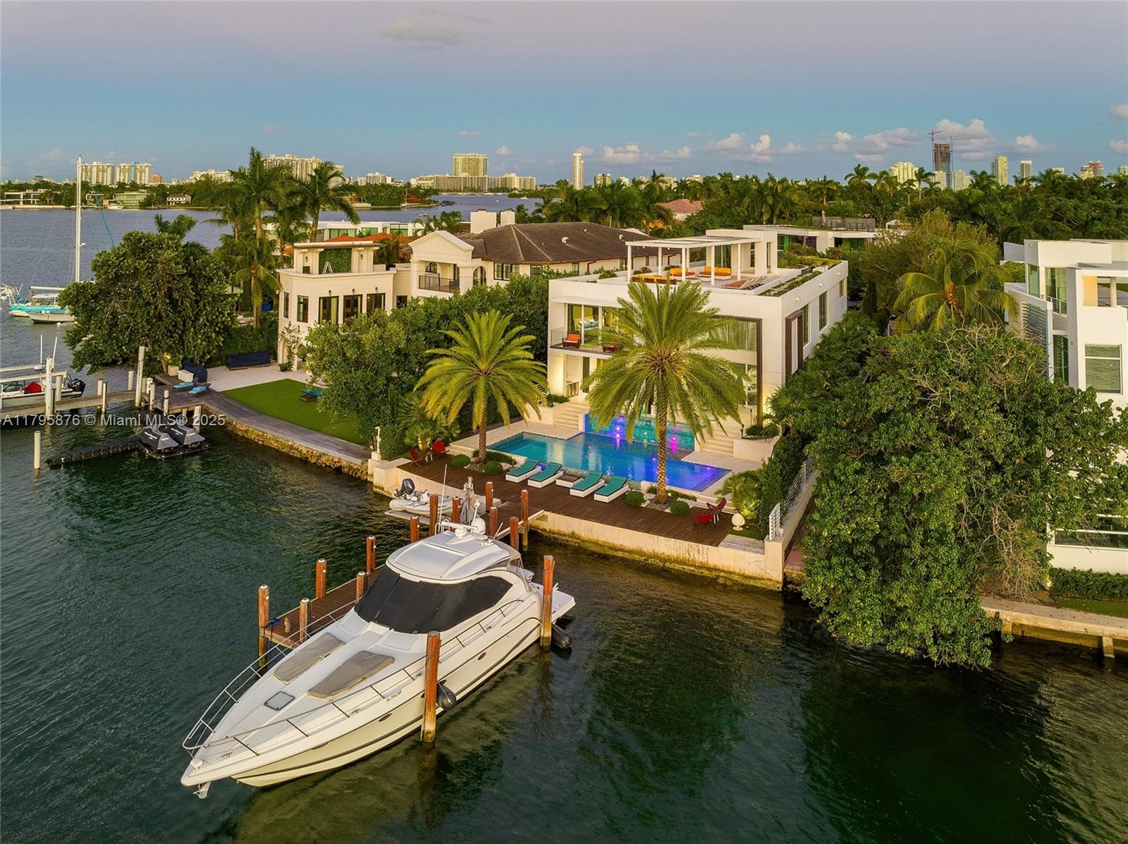 441 N Hibiscus Dr, Miami Beach FL 33139 — 82