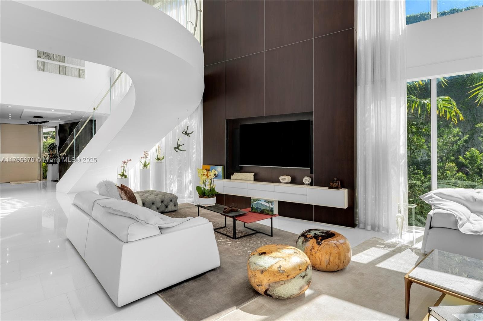 441 N Hibiscus Dr, Miami Beach FL 33139 — 21