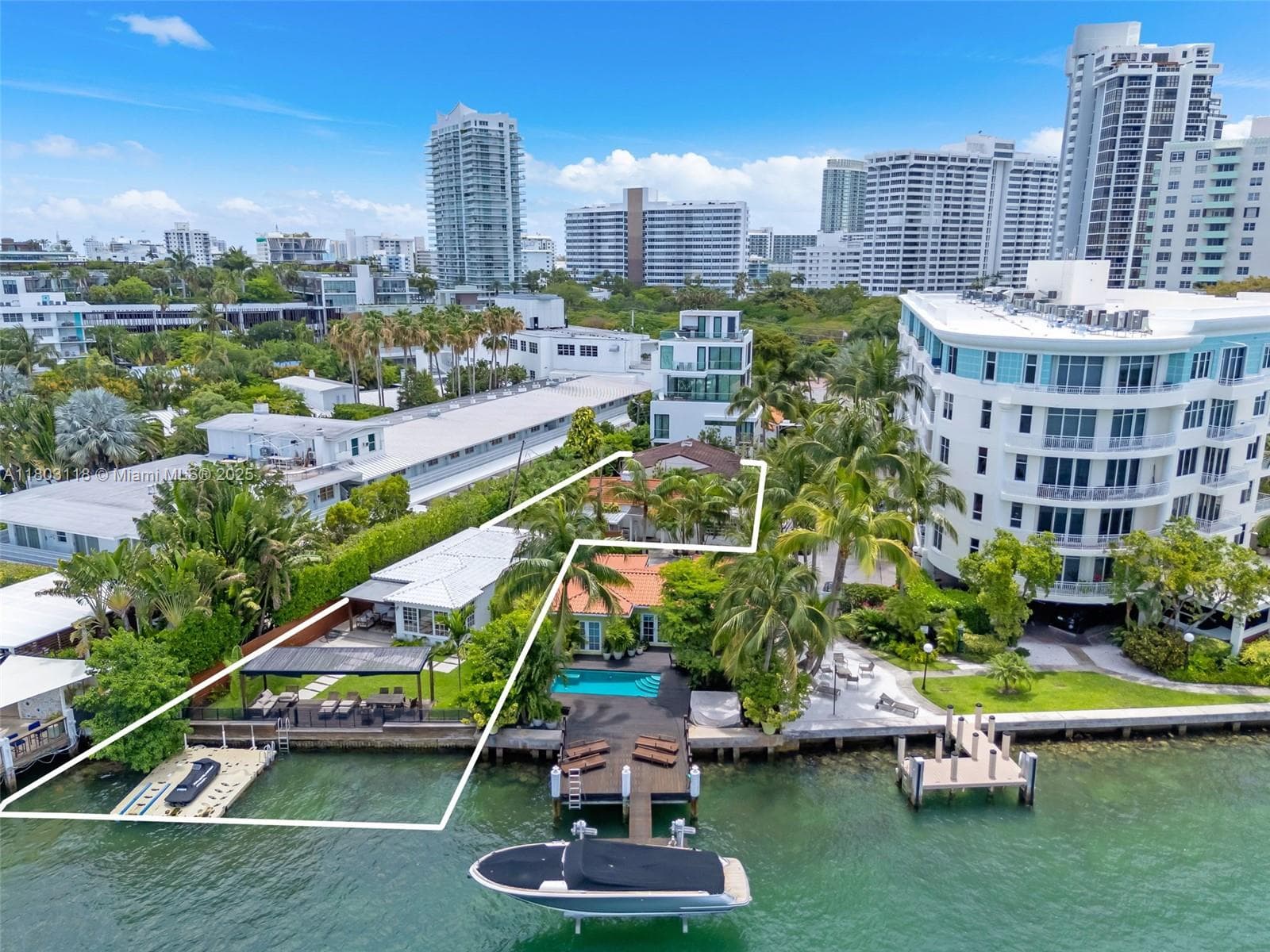 8-10 Century Ln, Miami Beach FL 33139 — 2
