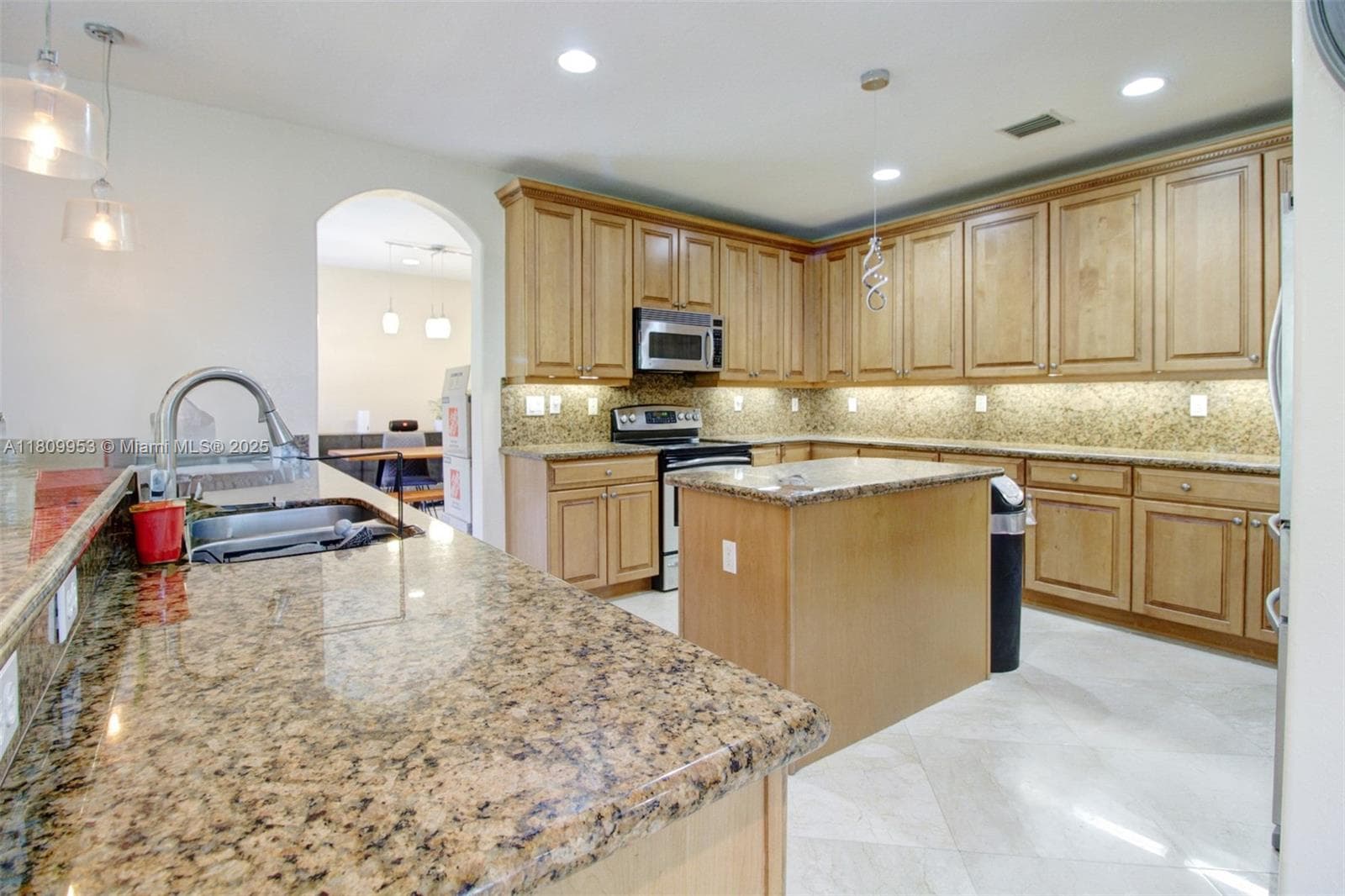 7753 SW 193rd St, Cutler Bay FL 33157 — 37