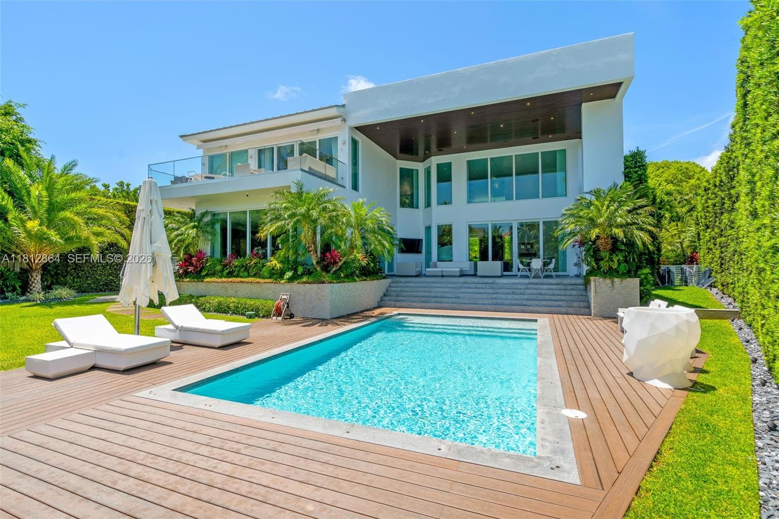 420 Island Dr, Key Biscayne FL 33149 — 52