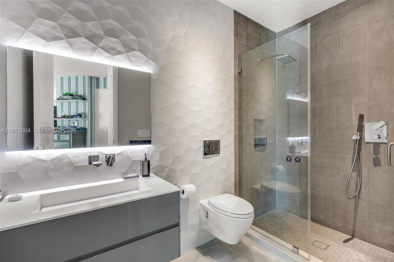 420 Island Dr, Key Biscayne FL 33149 — 43