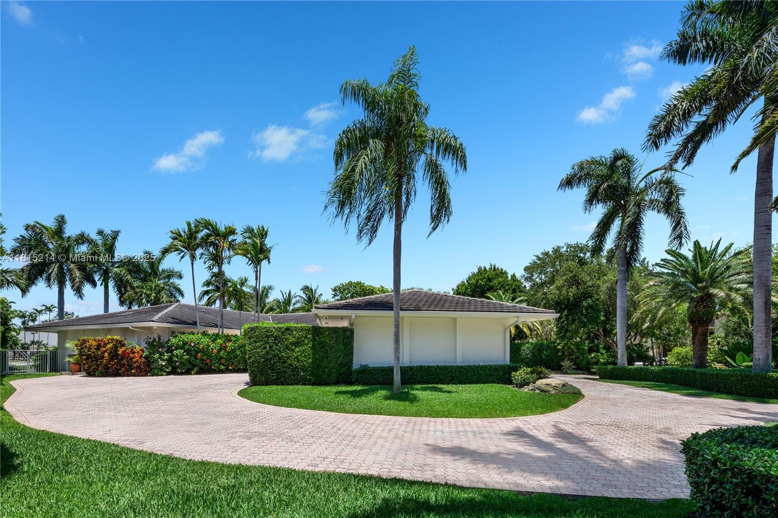 435 Marquesa Dr, Coral Gables FL 33156 — 4