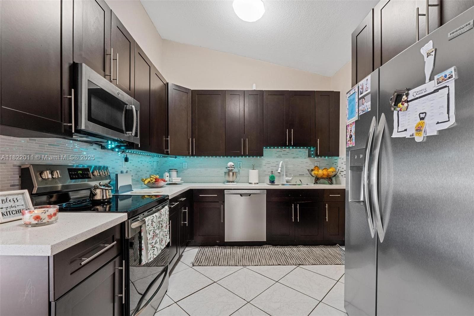 230 W 47th St, Hialeah FL 33012 — 22