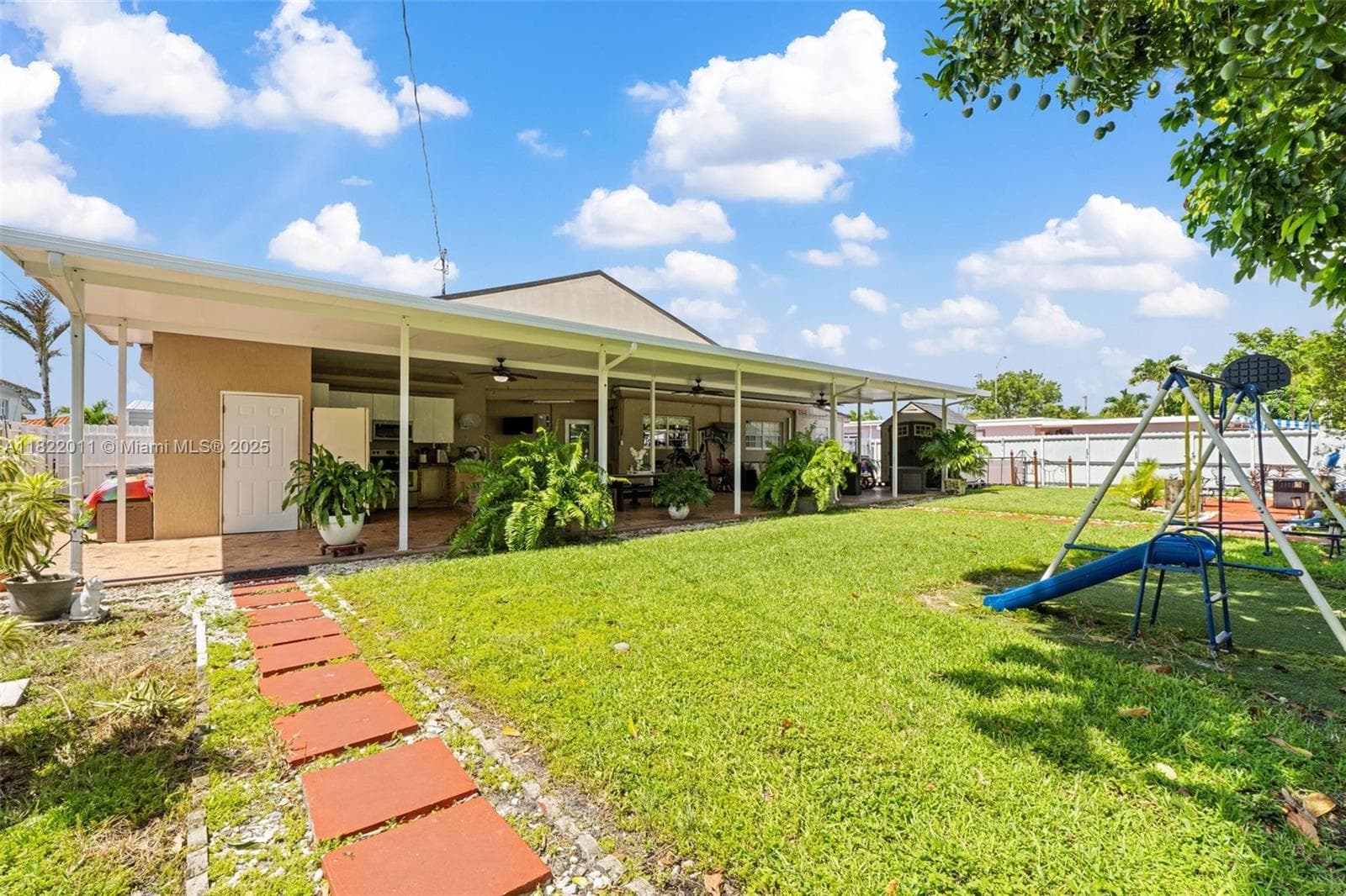 230 W 47th St, Hialeah FL 33012 — 58