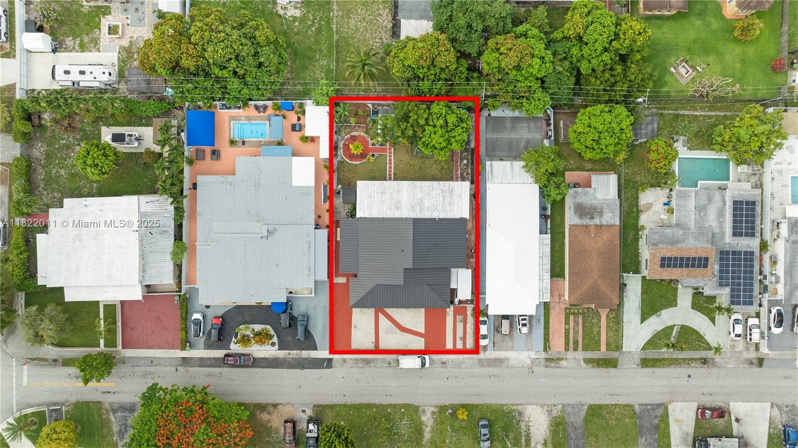 230 W 47th St, Hialeah FL 33012 — 8