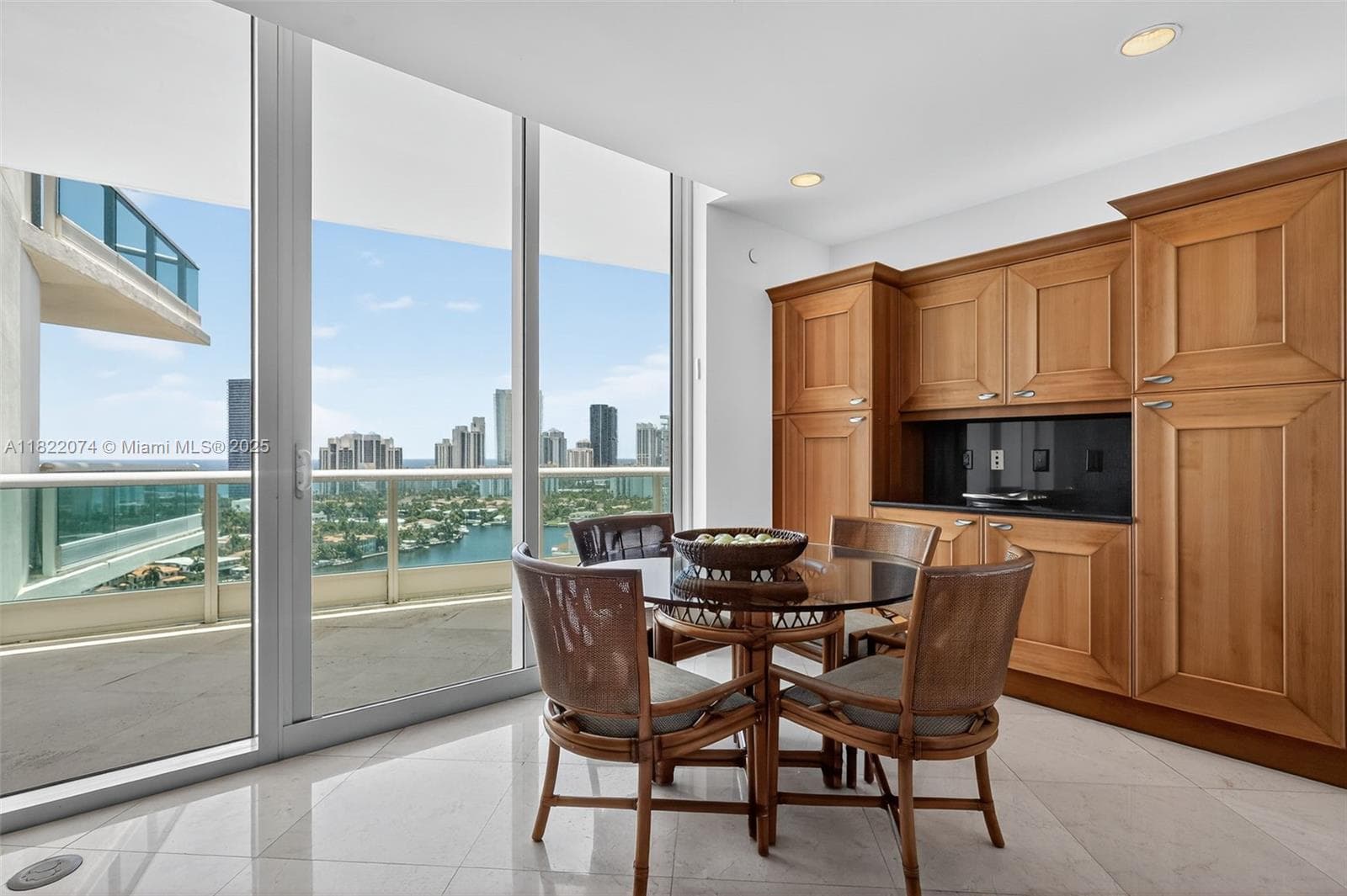 20155 NE 38th Ct # 2201, Aventura FL 33180 — 18