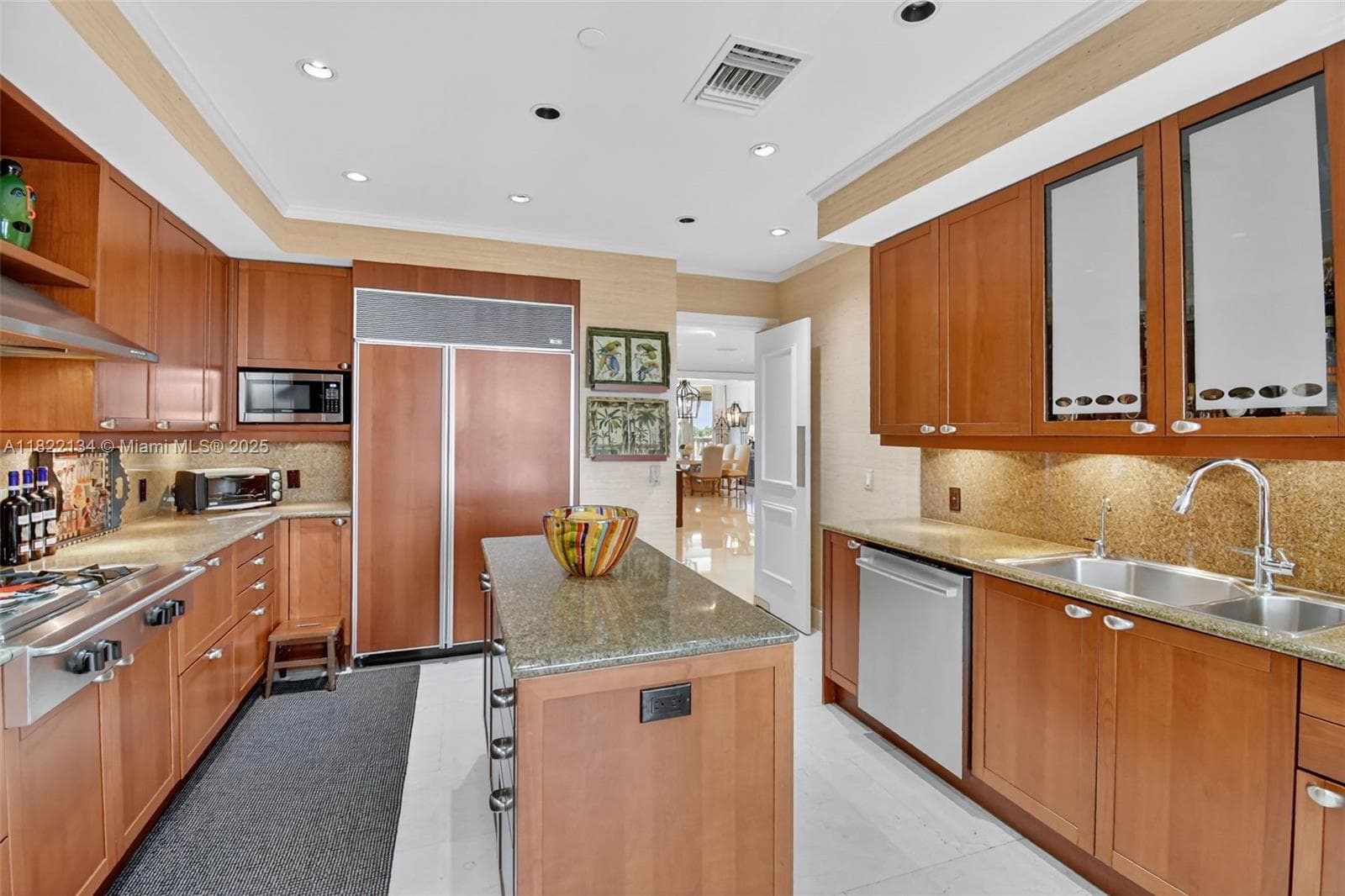 19925 NE 39th Pl # 404, Aventura FL 33180 — 24