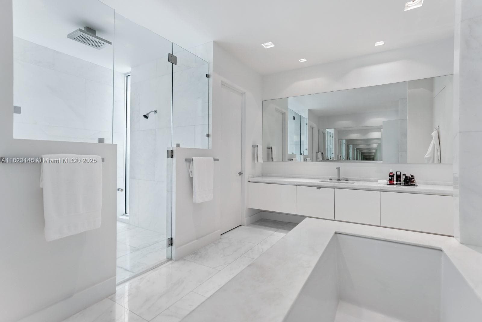 30 Palm Ave, Miami Beach FL 33139 — 51