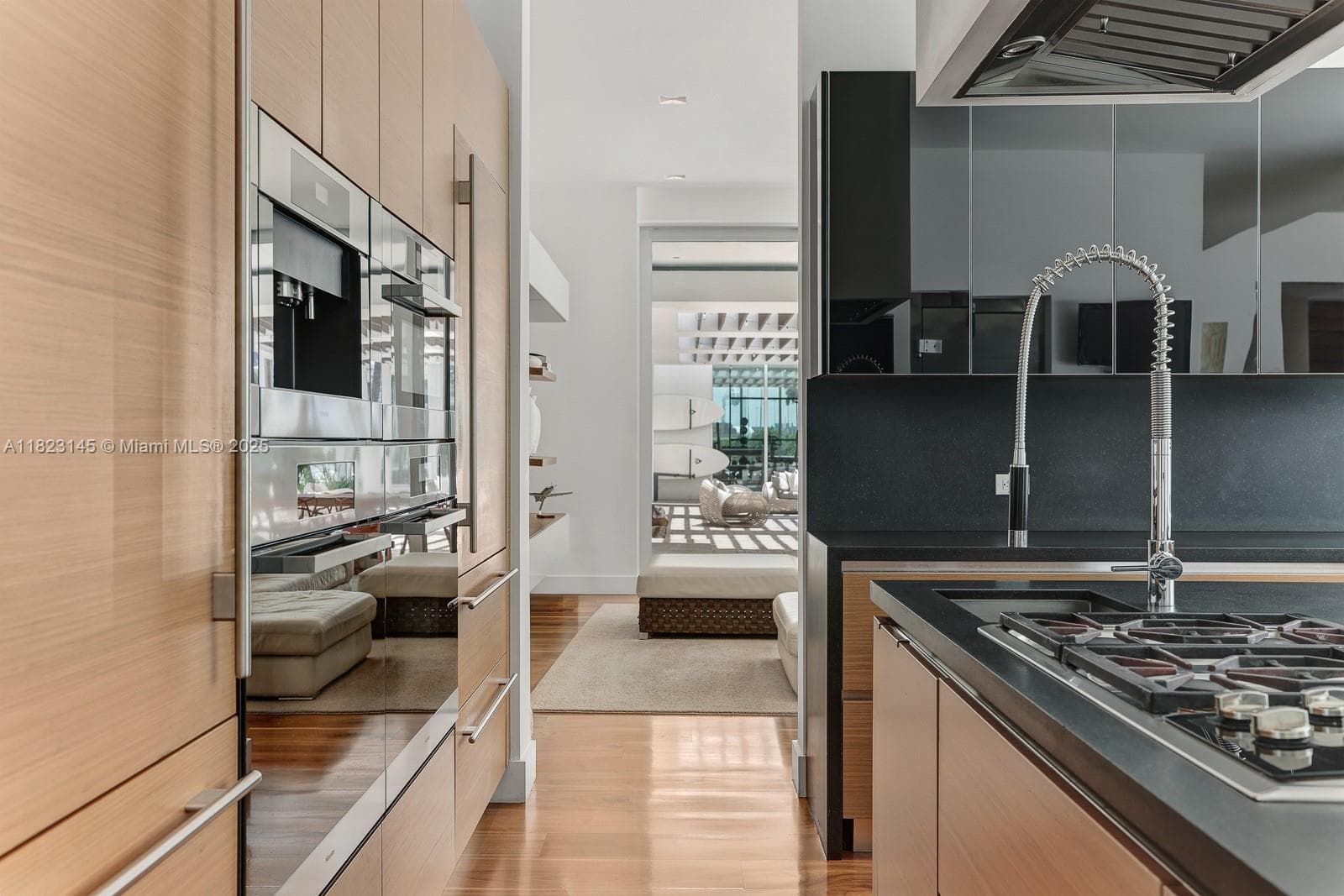 30 Palm Ave, Miami Beach FL 33139 — 29