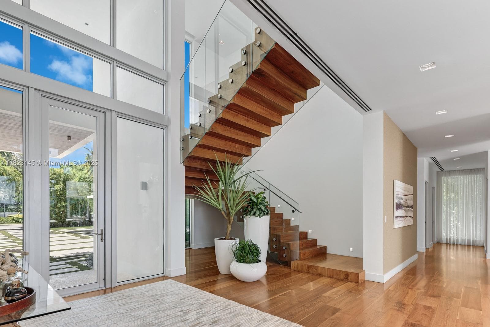30 Palm Ave, Miami Beach FL 33139 — 25