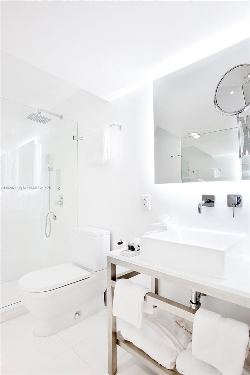 205 Collins Ave, Miami Beach FL 33139 — 30