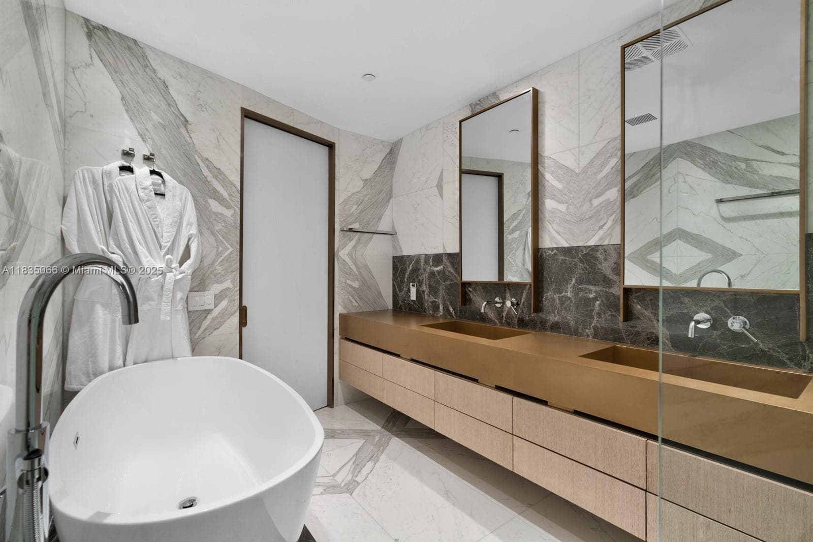 18555 Collins Ave # 2701, Sunny Isles Beach FL 33160 — 18