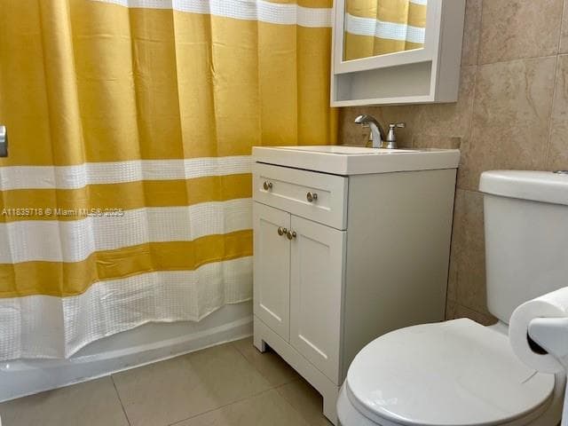 330 W 40th Pl, Hialeah FL 33012 — 5