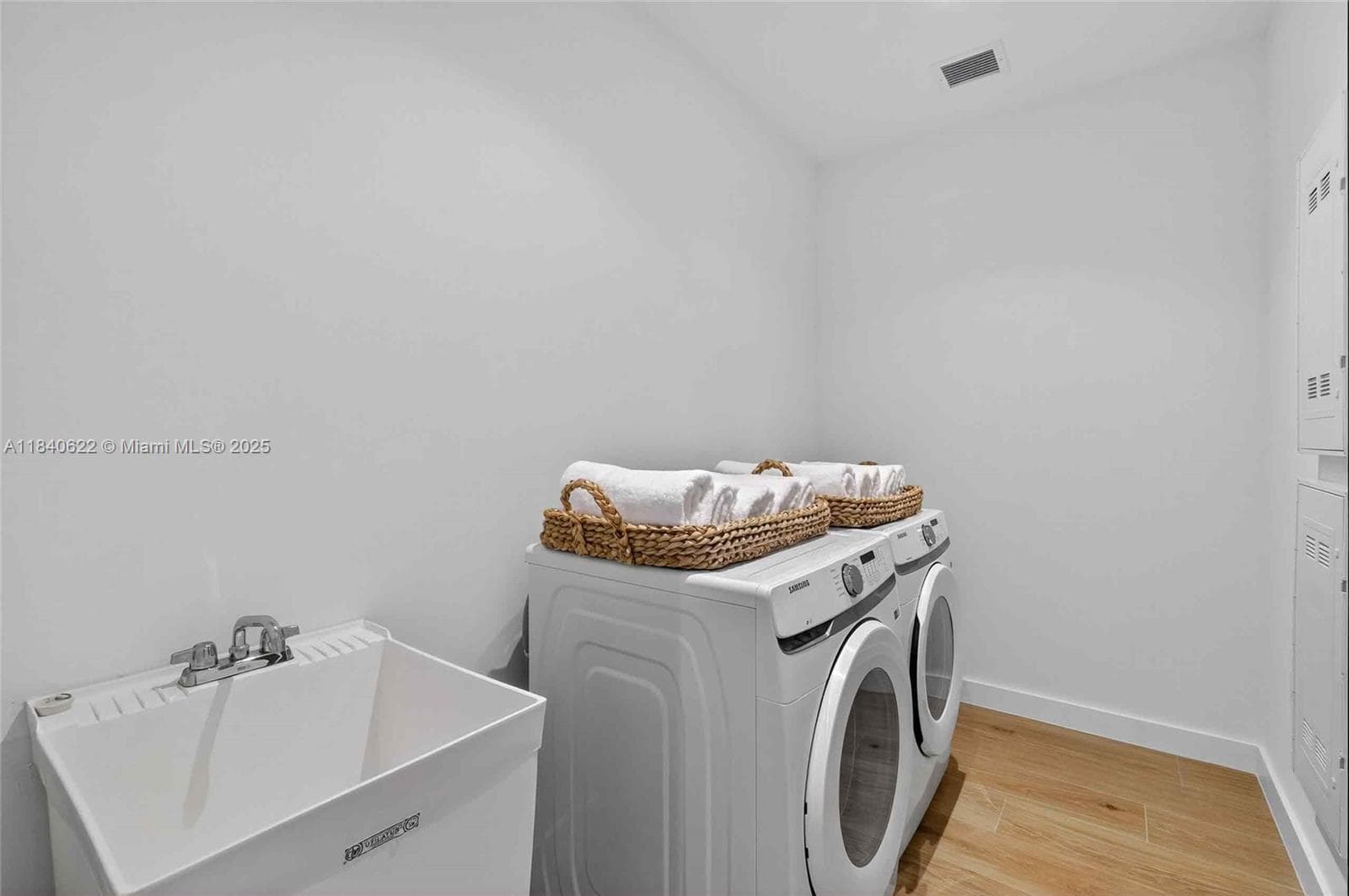 2655 S Bayshore Dr # 1401, Miami FL 33133 — 68