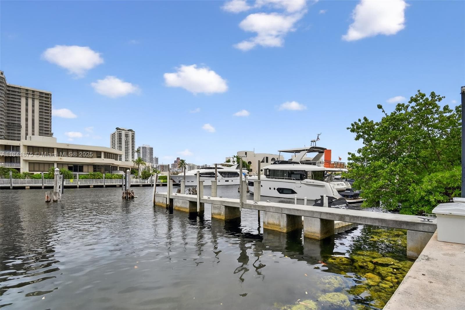 19925 NE 39th PL Boat Slip #14, Aventura FL 33180 — 2