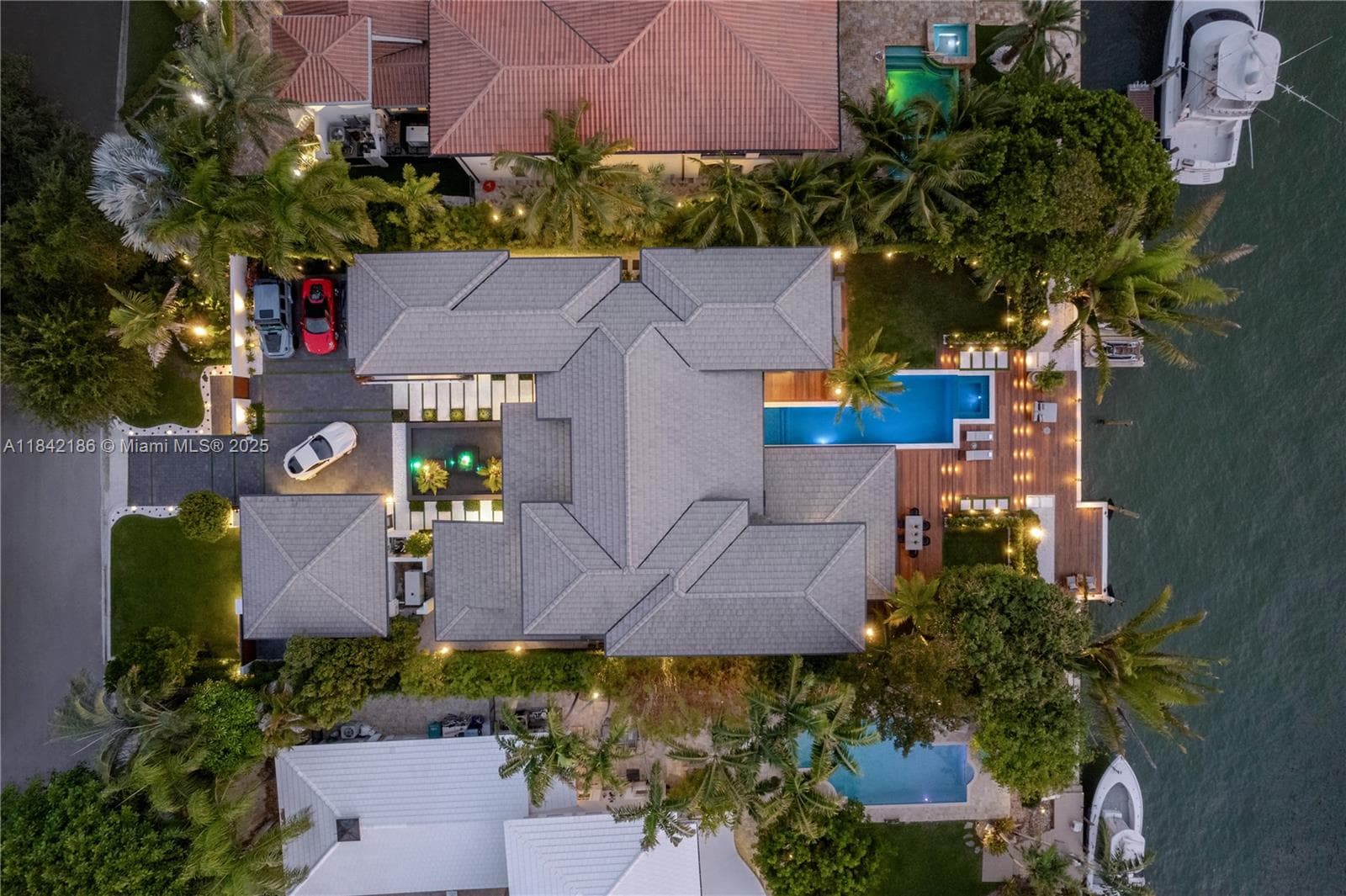 4241 Palm Ln, Miami FL 33137 — 99