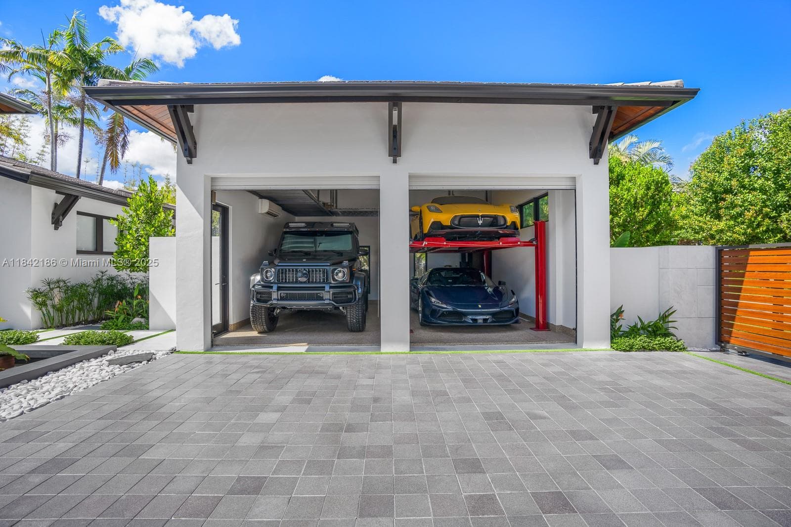 4241 Palm Ln, Miami FL 33137 — 23