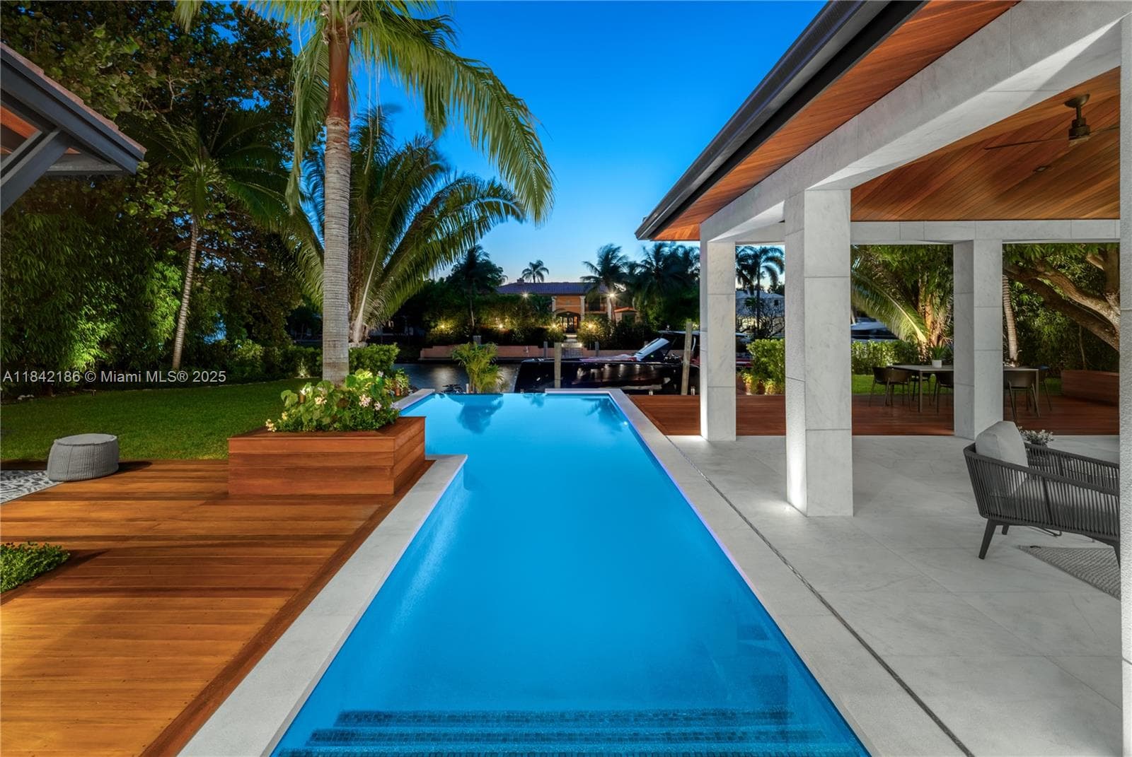 4241 Palm Ln, Miami FL 33137 — 13