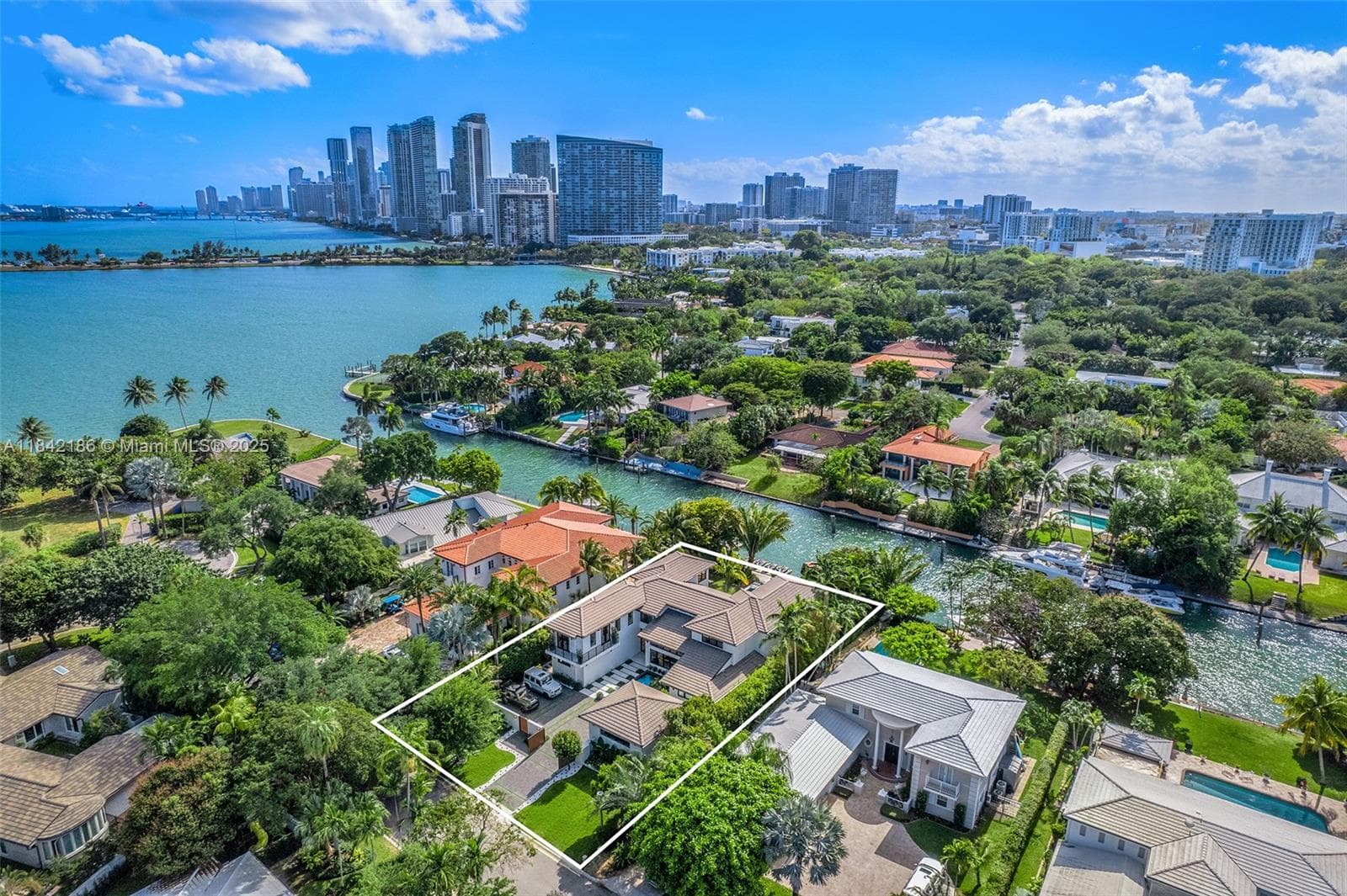 4241 Palm Ln, Miami FL 33137 — 17