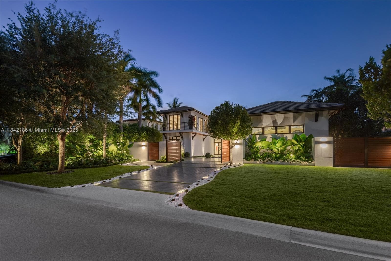 4241 Palm Ln, Miami FL 33137 — 98