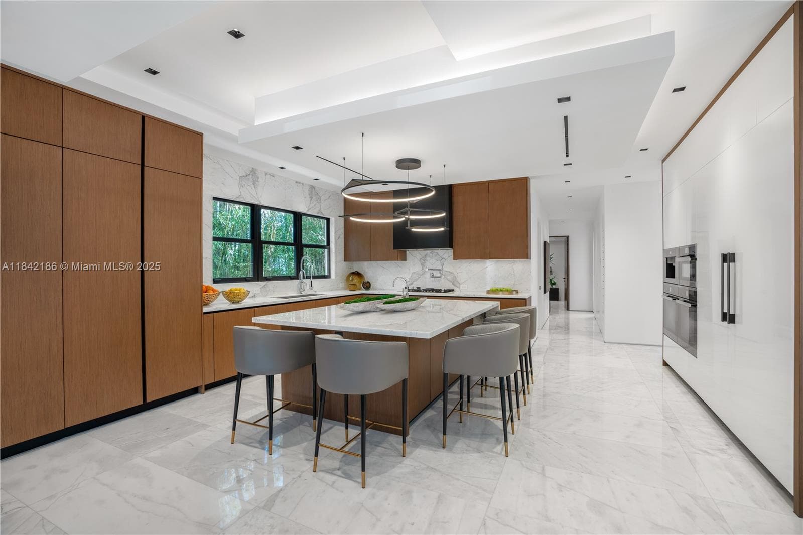 4241 Palm Ln, Miami FL 33137 — 7