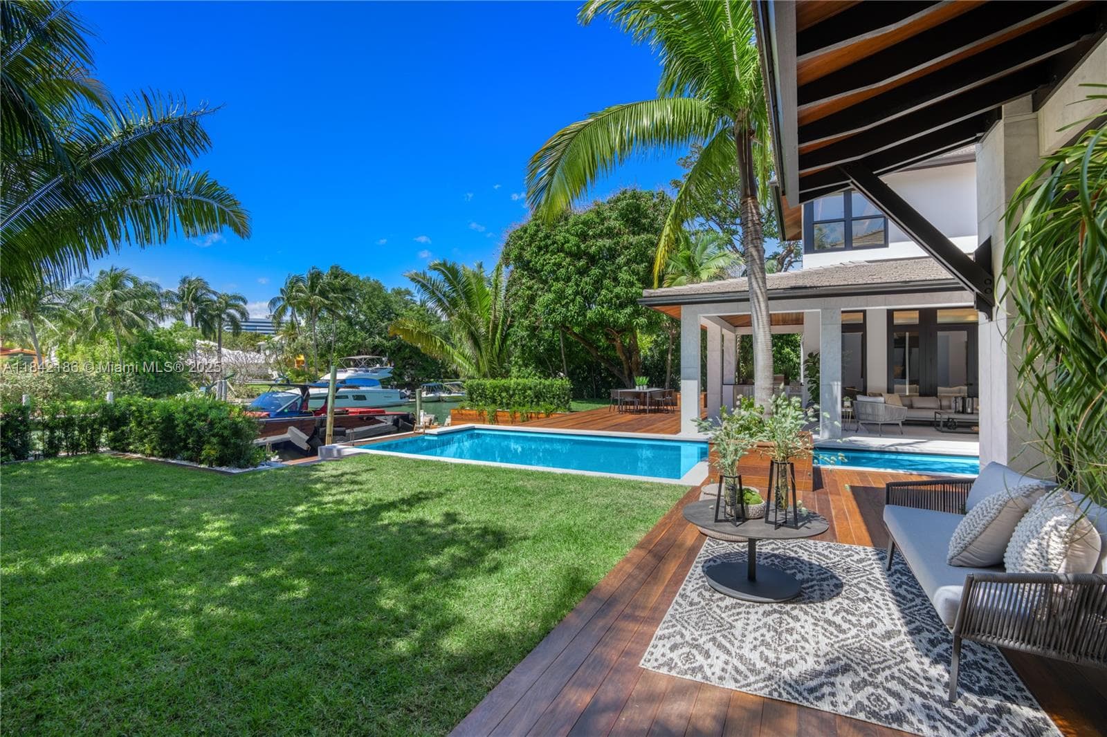 4241 Palm Ln, Miami FL 33137 — 80