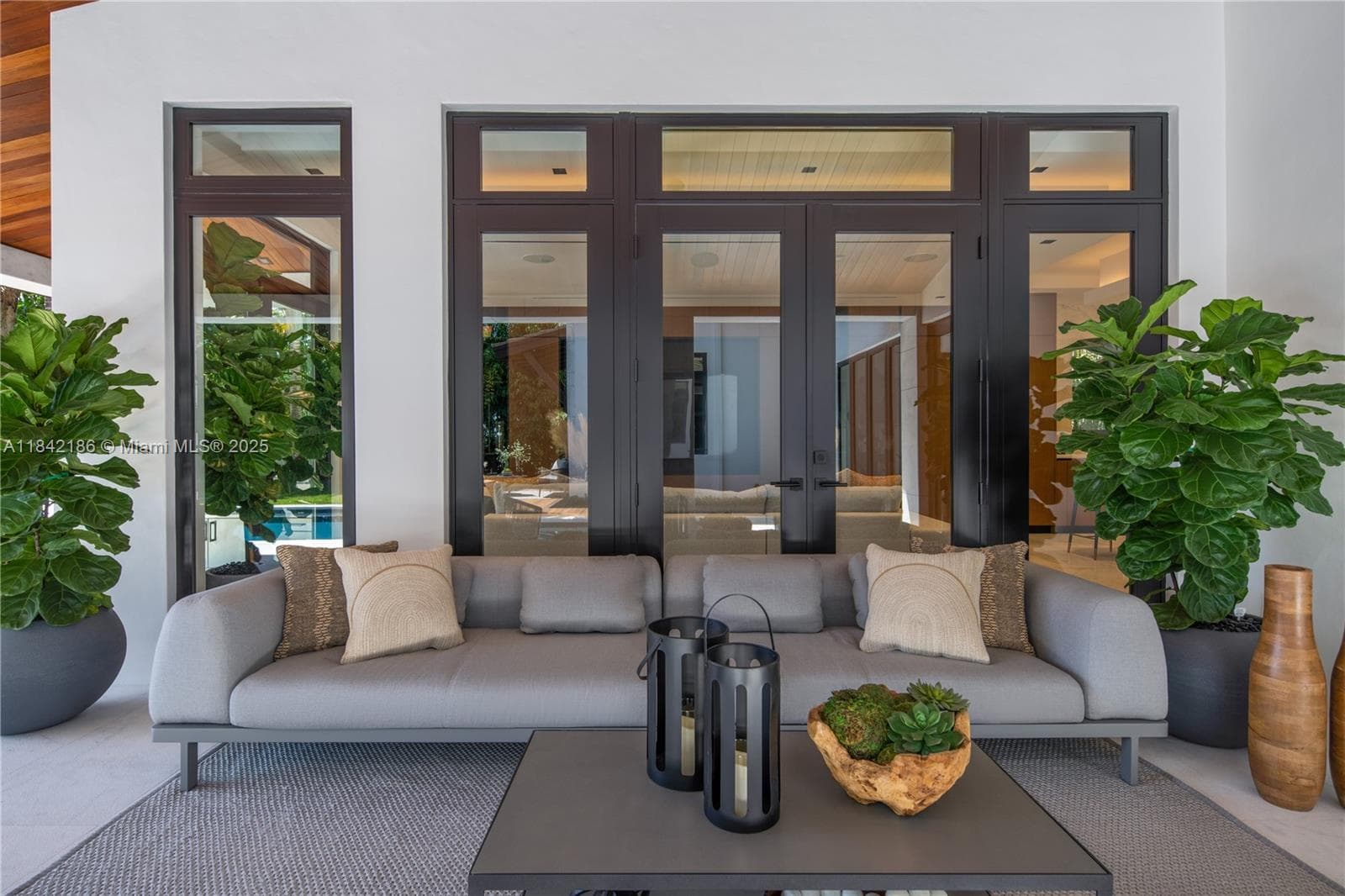 4241 Palm Ln, Miami FL 33137 — 79