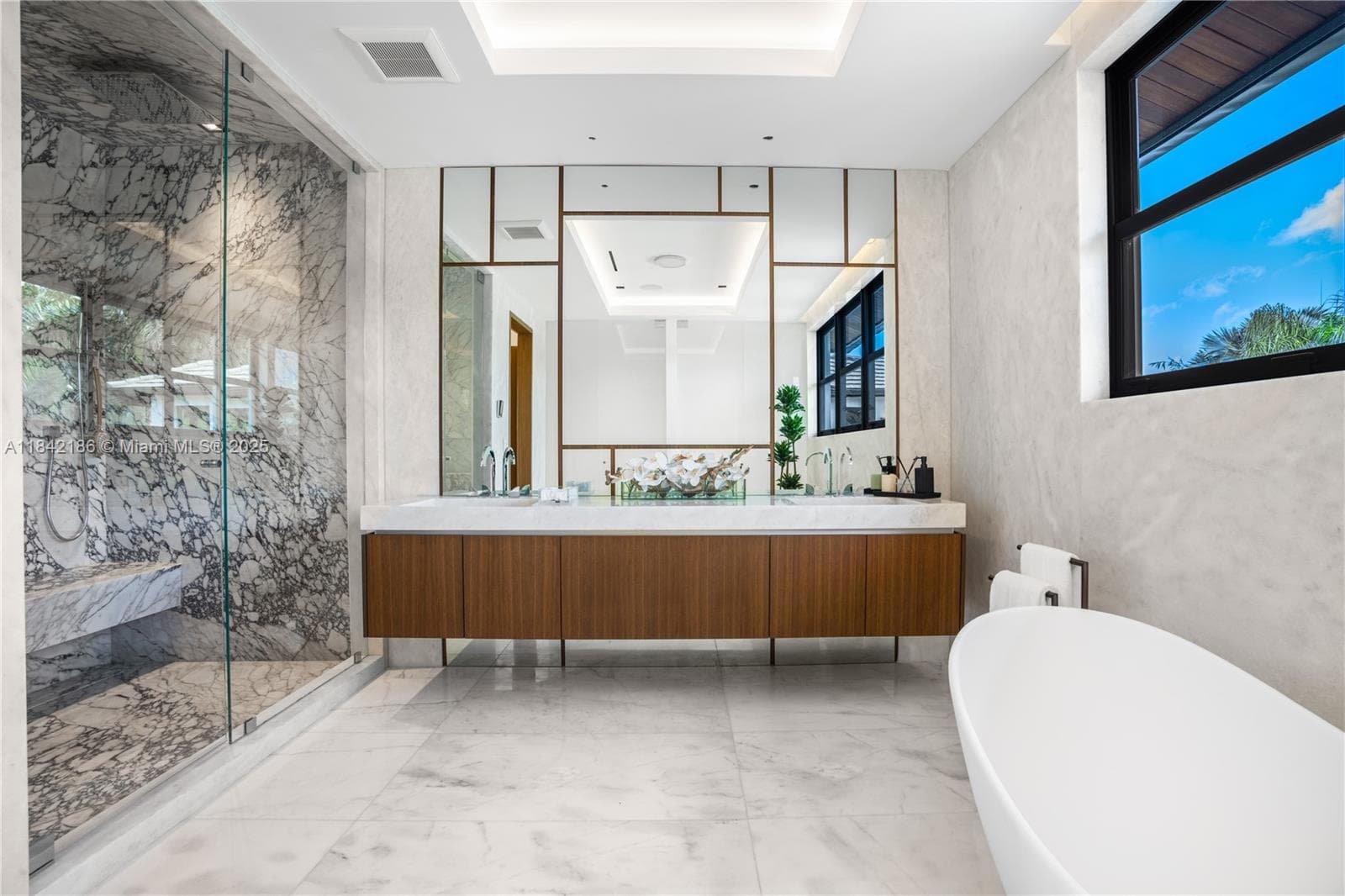 4241 Palm Ln, Miami FL 33137 — 10