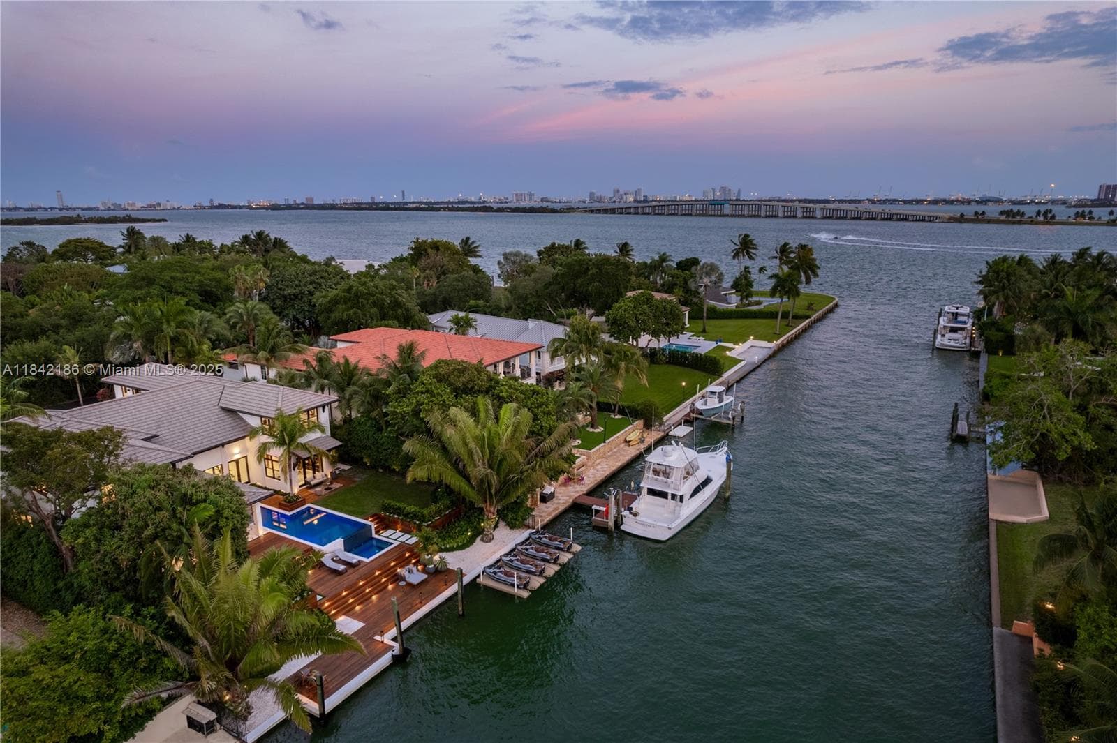4241 Palm Ln, Miami FL 33137 — 87