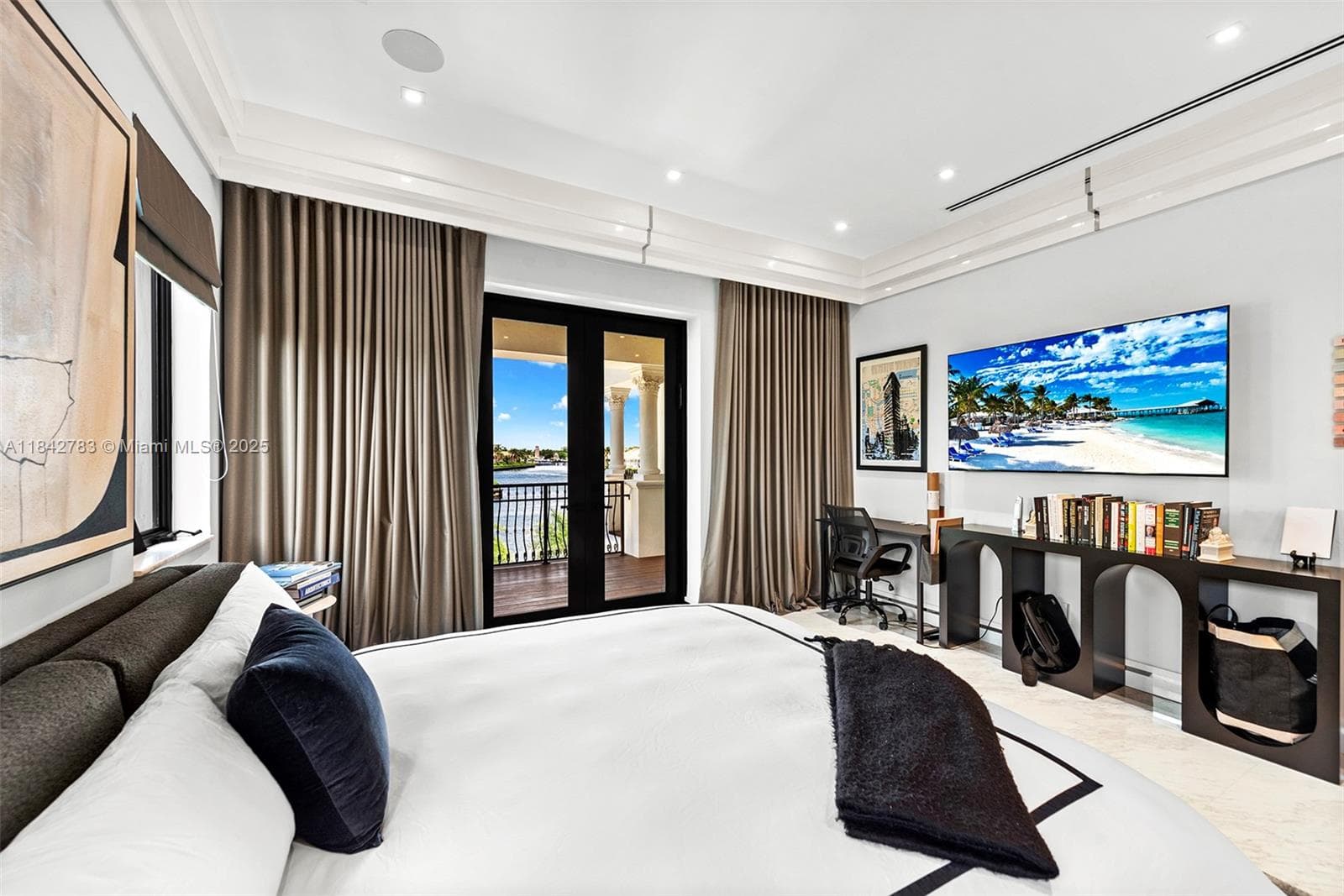 498 N Parkway Pkwy, Golden Beach FL 33160 — 62