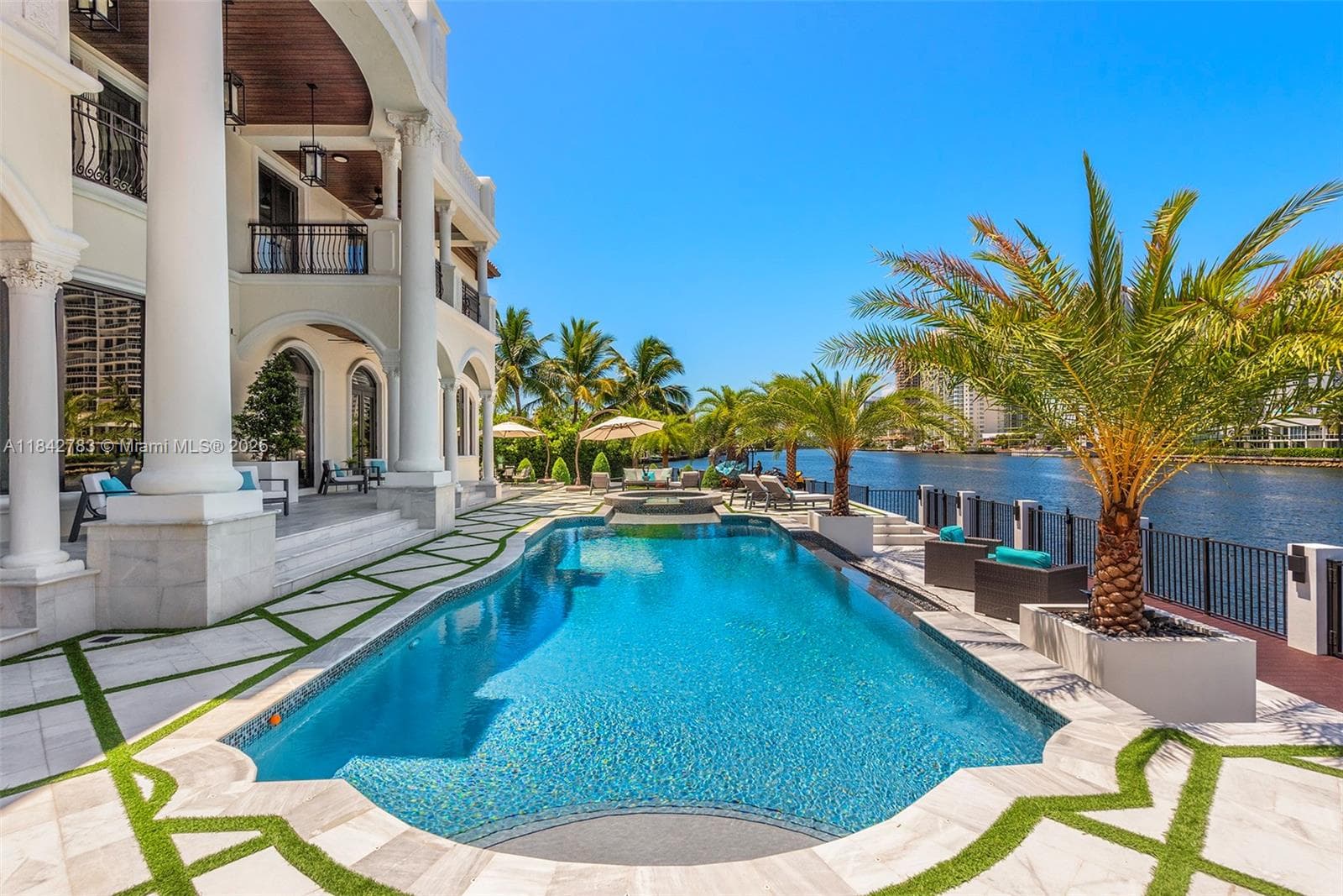 498 N Parkway Pkwy, Golden Beach FL 33160 — 84