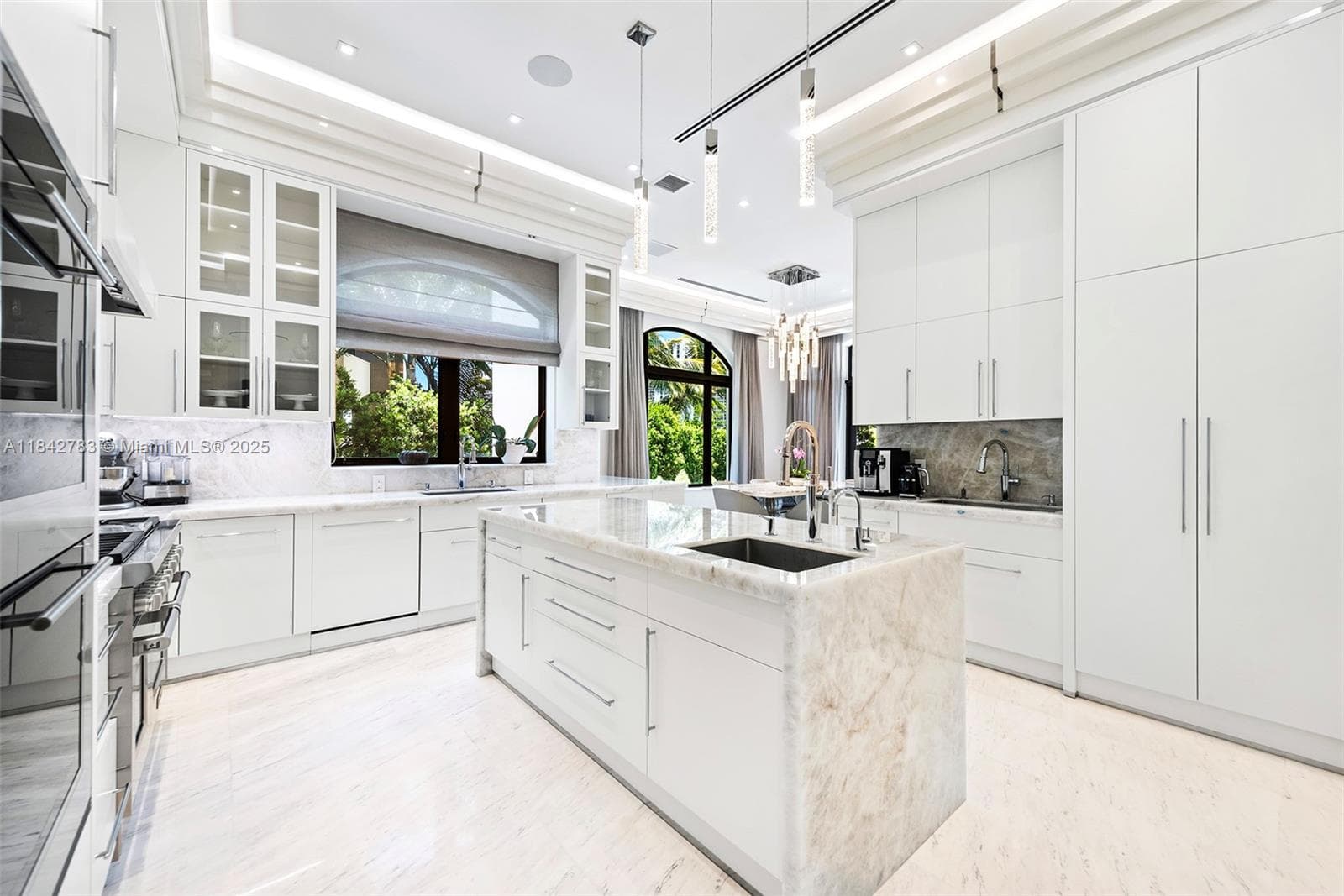 498 N Parkway Pkwy, Golden Beach FL 33160 — 33