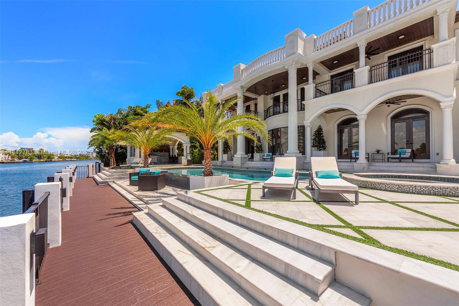 498 N Parkway Pkwy, Golden Beach FL 33160 — 83