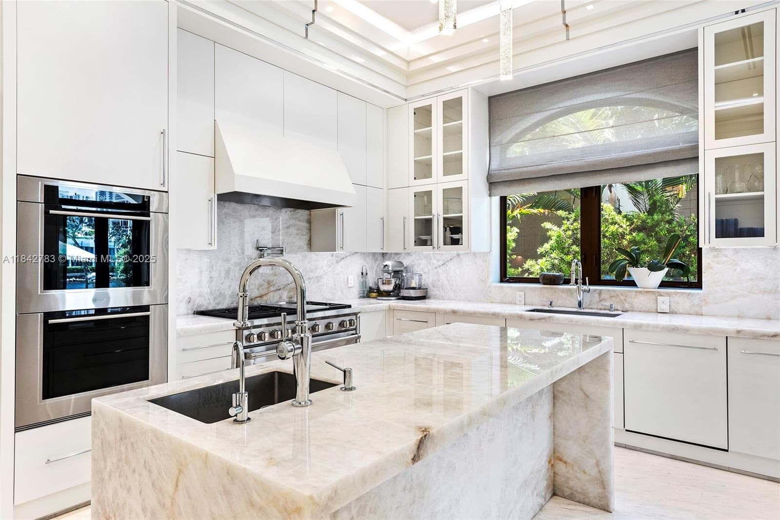 498 N Parkway Pkwy, Golden Beach FL 33160 — 39