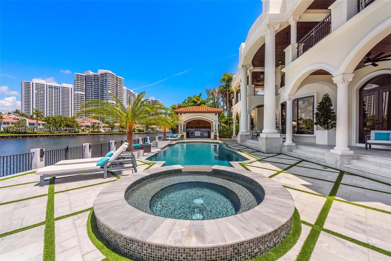 498 N Parkway Pkwy, Golden Beach FL 33160 — 85