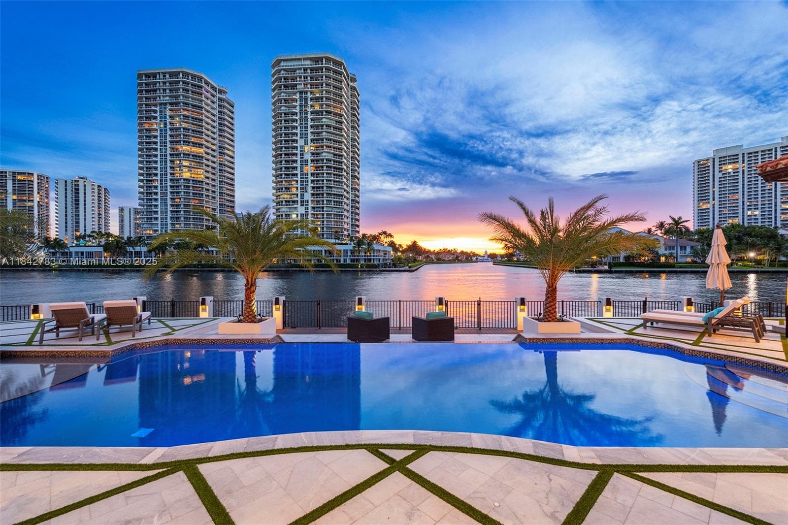 498 N Parkway Pkwy, Golden Beach FL 33160 — 97