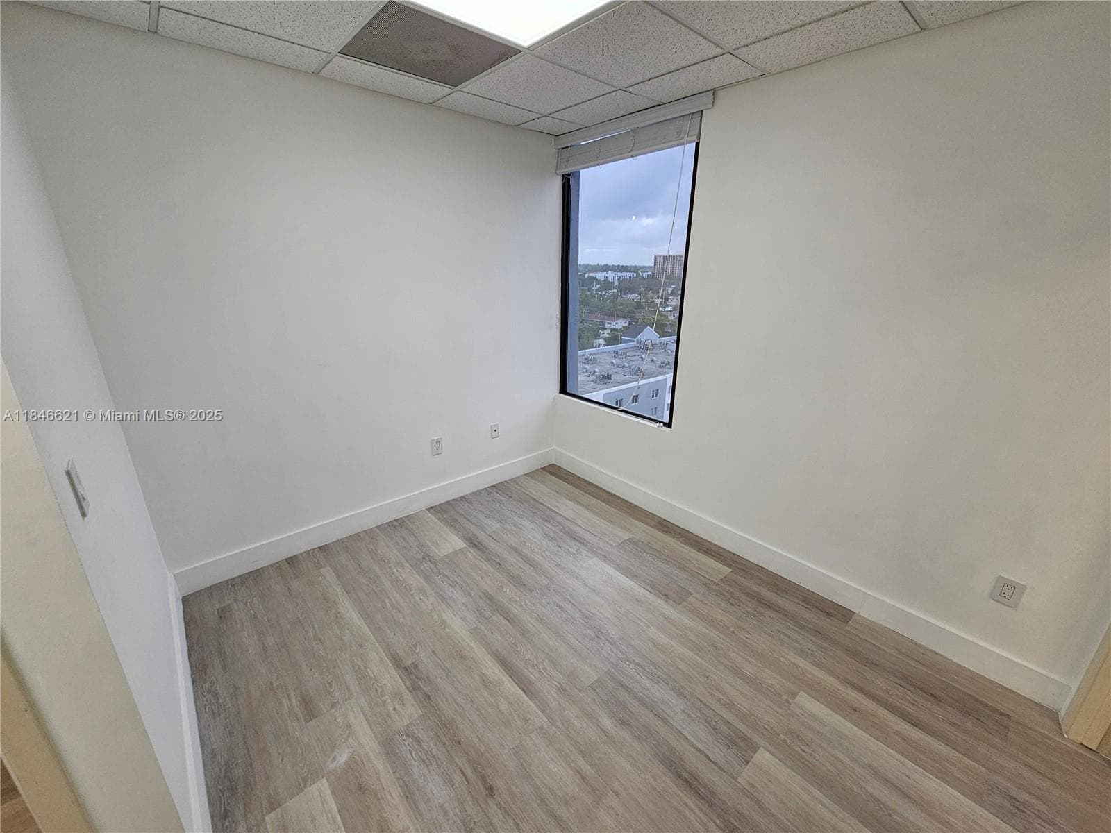 12550 Biscayne Blvd # 11, North Miami FL 33181 — 5