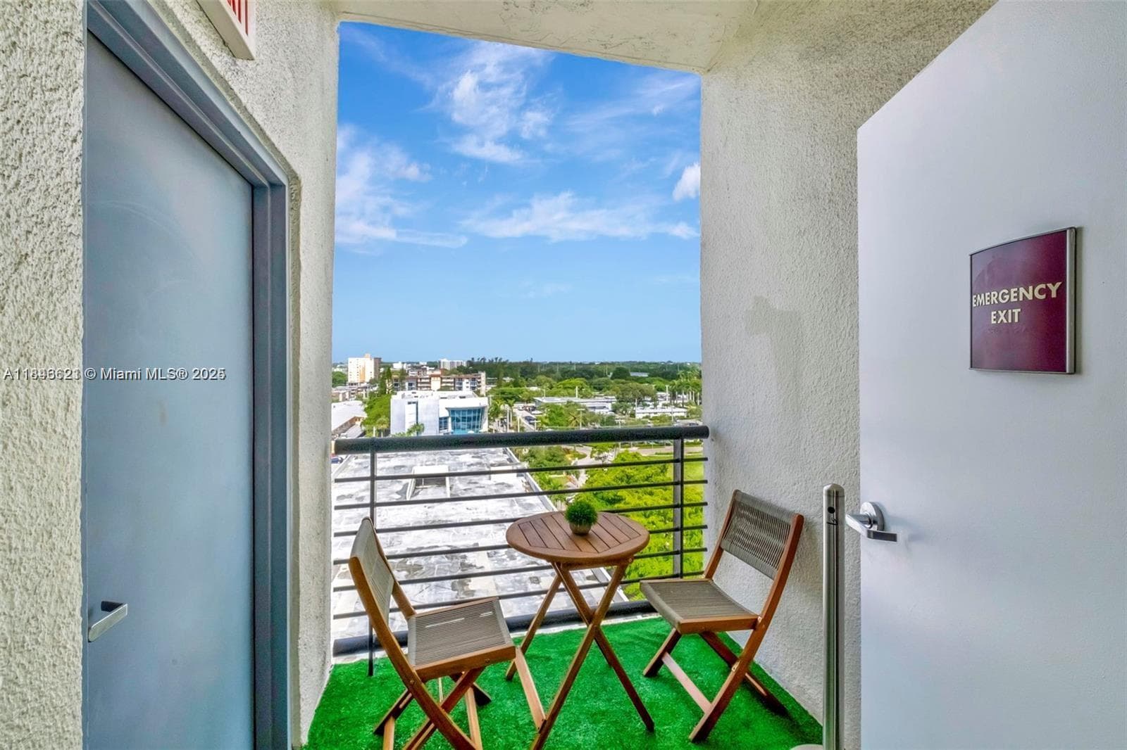 12550 Biscayne Blvd # 11, North Miami FL 33181 — 11