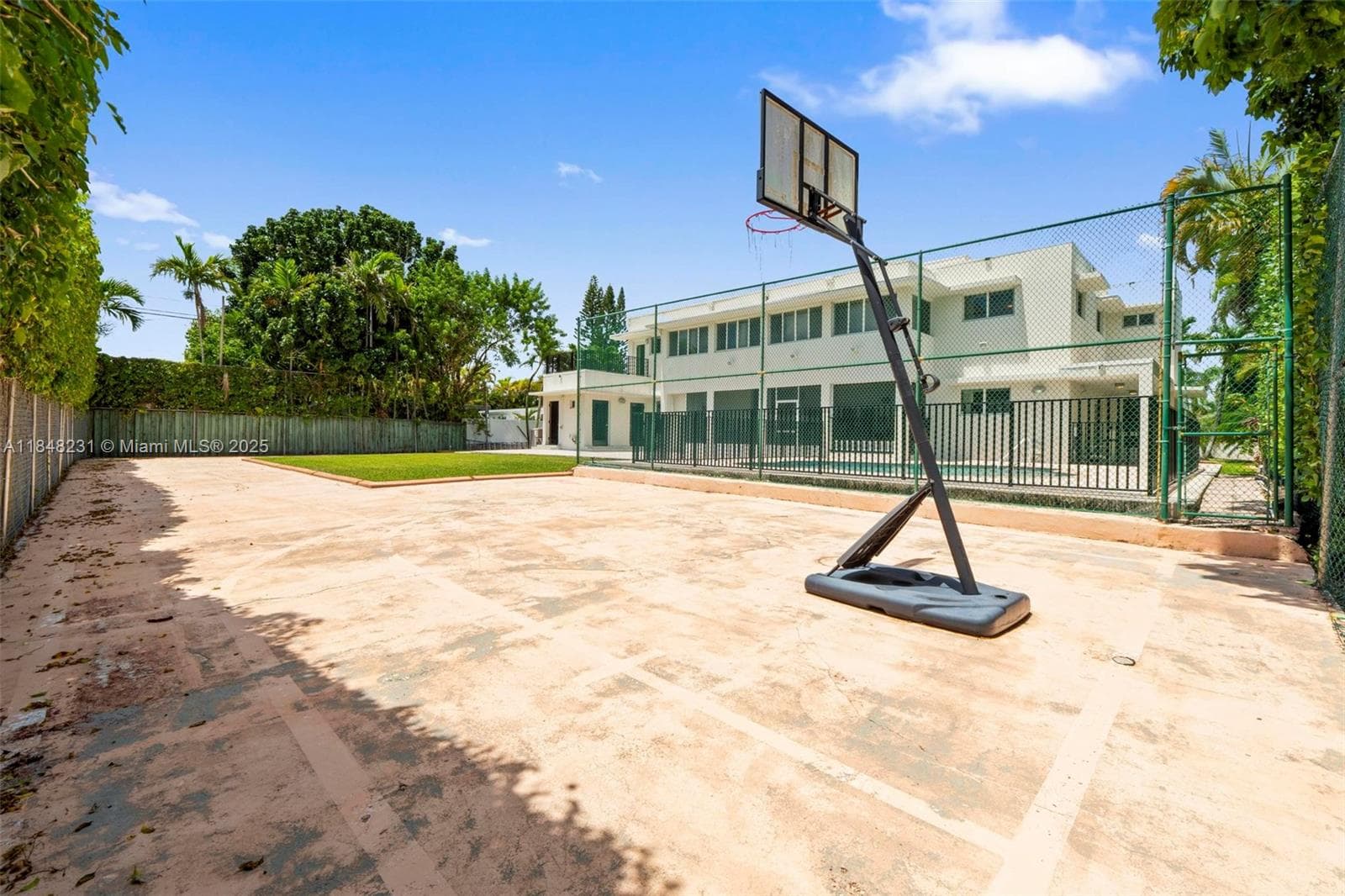 5045 SW 67th Ave, South Miami FL 33155 — 21